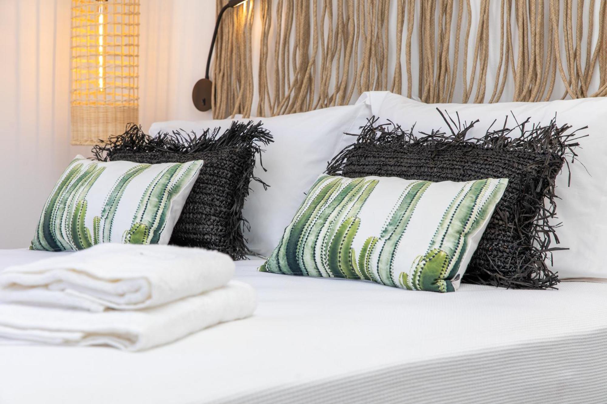 Ninemia Naxos Suites Agios Thaleleos Δωμάτιο φωτογραφία